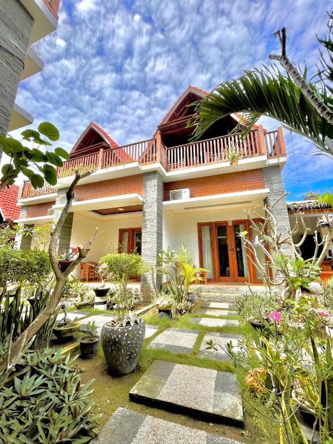 Ayu Laba Beach Villa And Resto Batununggul Esterno foto